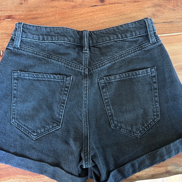 Short - Picture 2 of 4